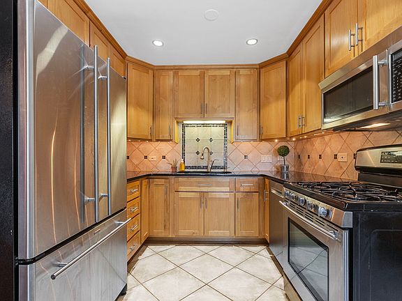 5th image of 10132 Cook Ave