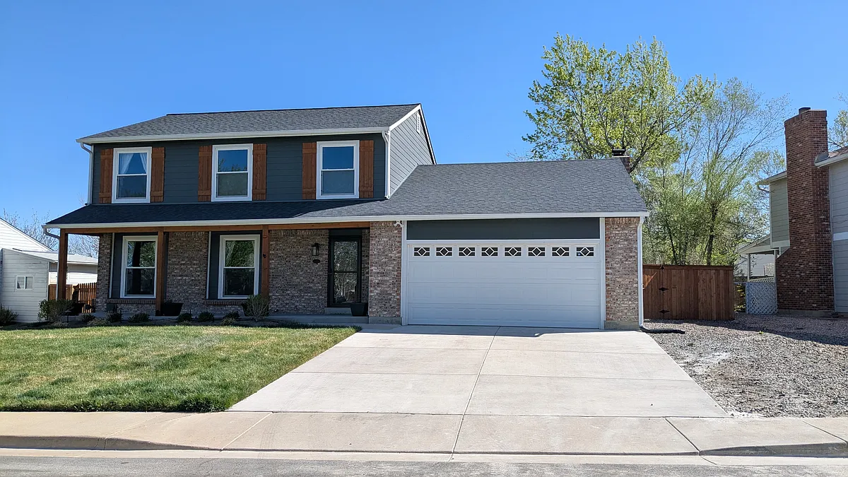 Building Photo - 3353 W 11th Avenue Dr