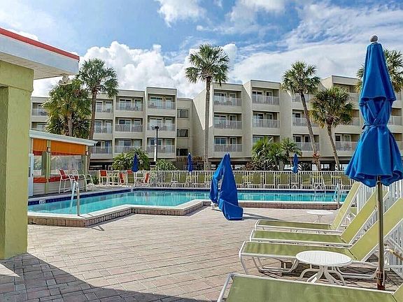 3rd image of 2506 N Rocky Point Dr #215