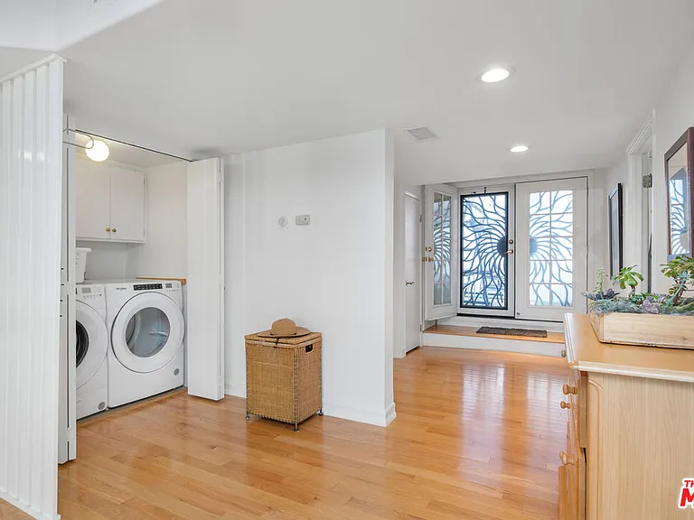 11723 Goshen Ave #302 — Photo 15
