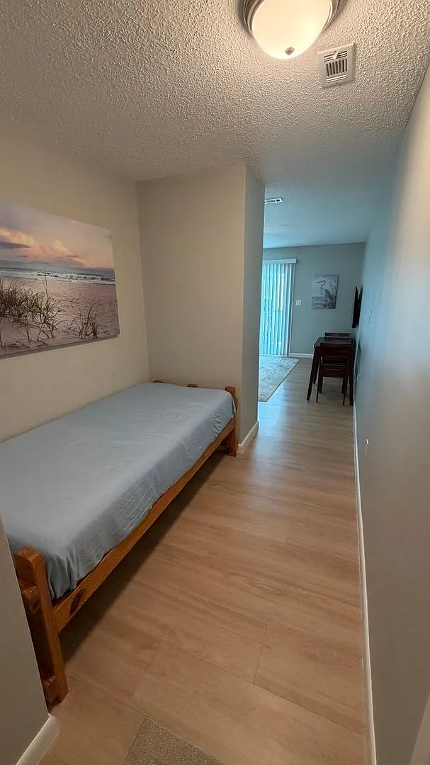 3600 Thomas Dr unit D 201 — Photo 4