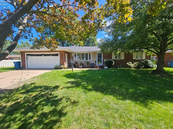 811 Lee Ave, Pt Clinton, OH 43452