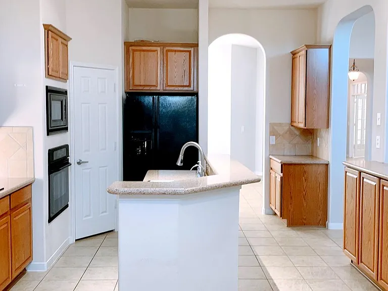 2910 Sandleigh Dr — Photo 11