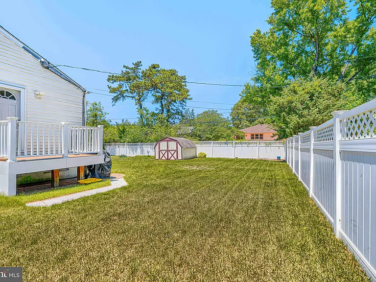 280 Mackintosh Dr — Photo 6