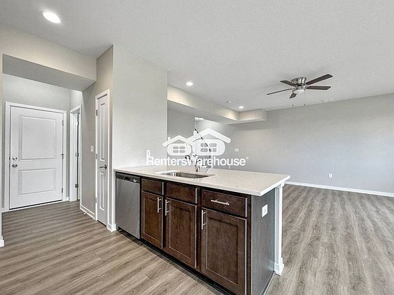 5th image of 7000 Lake Ridge Ave Unit 13