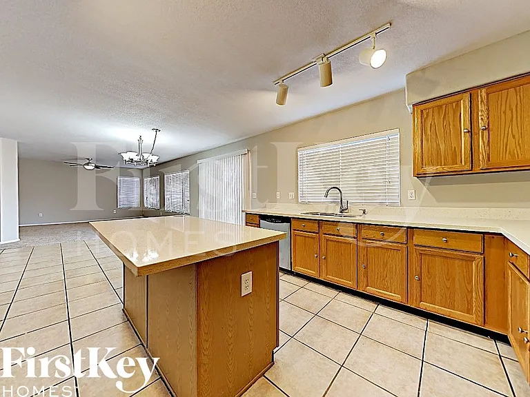 7323 E Navarro Ave — Photo 6