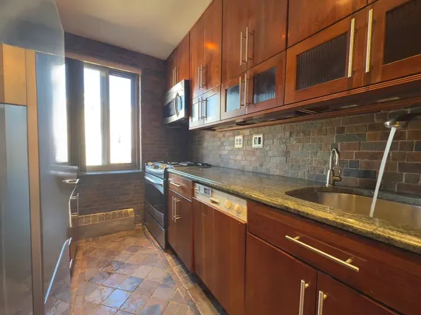 420 East 64th Street image 4 of 12