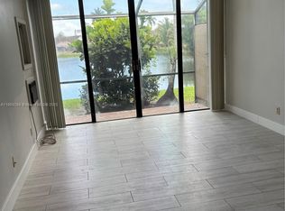 11001 N Lakeview Dr, Pembroke Pines, FL 33026