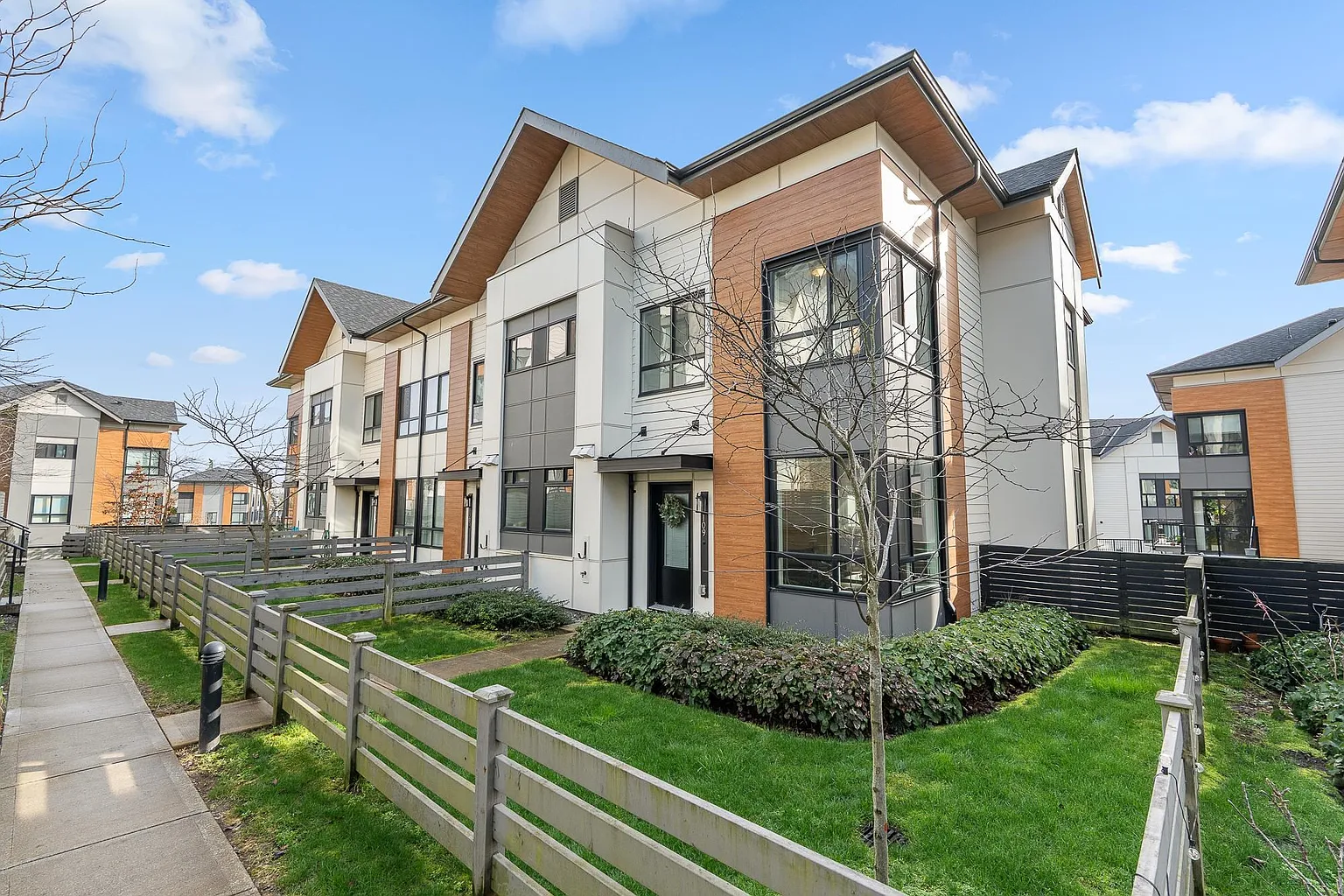 15111 Edmund Dr #109 photo 1