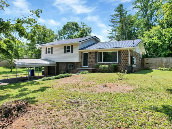 3010 W Lake Dr NW, Cleveland, TN 37312