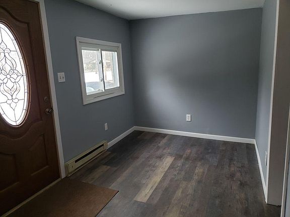 4th image of 11499 Maple Dr
