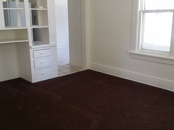 3rd image of 215 Pine St