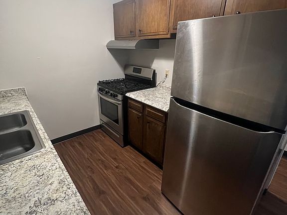 5th image of 202 Williamsburg Dr APT 6