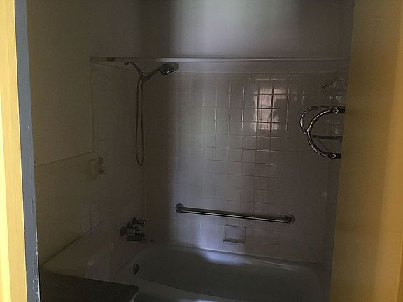 5th image of 4099 Glenbrook St