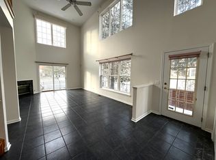 362 Town Place Cir, Buffalo Grove, IL 60089