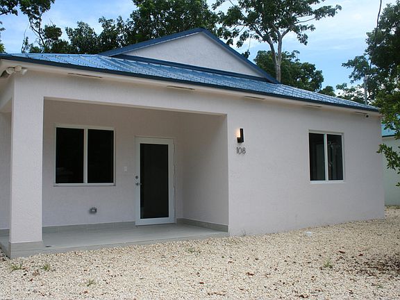 3rd image of 108 S Bay Harbor Dr
