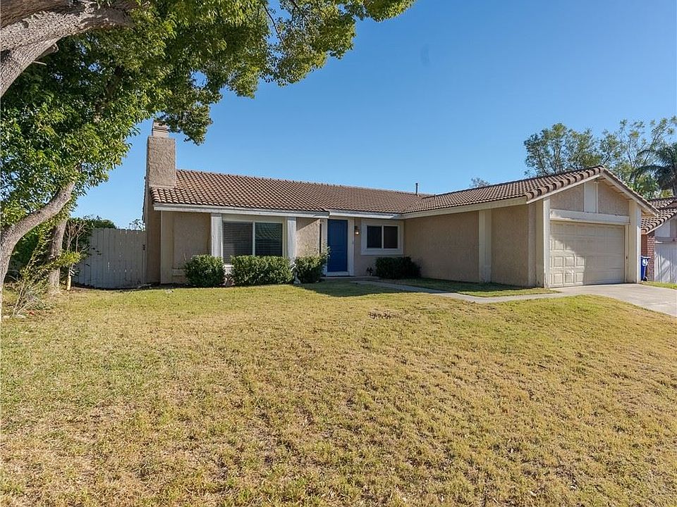 1st image of 6015 Honeysuckle Ln