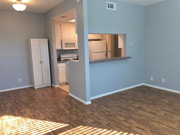 Living/Kitchen