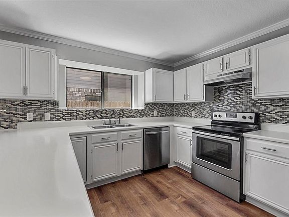 3rd image of 4828 Ashton Ave