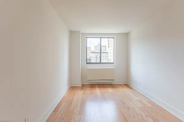 Rented by Hudson Park NY LLC | media 13