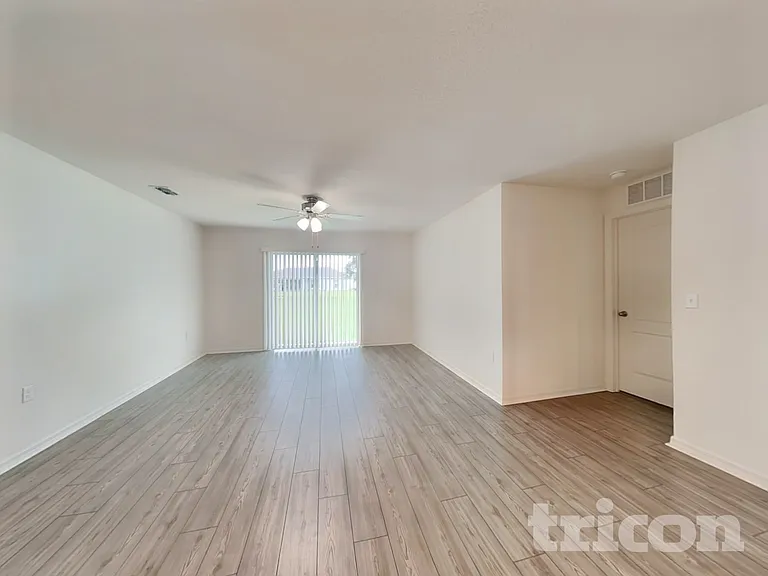 10 Presidential Ln — Photo 2