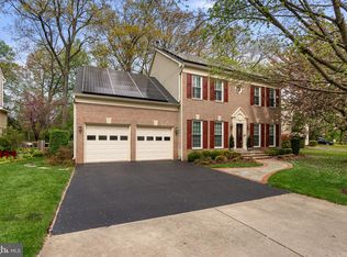 7805 Heritage Farm Dr, Gaithersburg, MD 20886