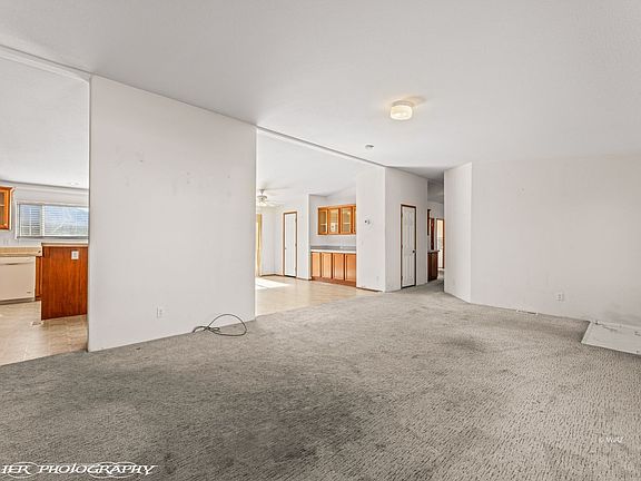 4th image of 4055 E Desert Verde
