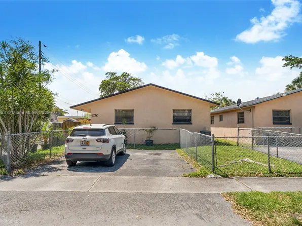 1734 N 16th Ct, Hollywood, FL 33020