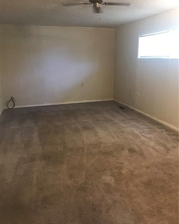 1st image of 665 En 23rd St