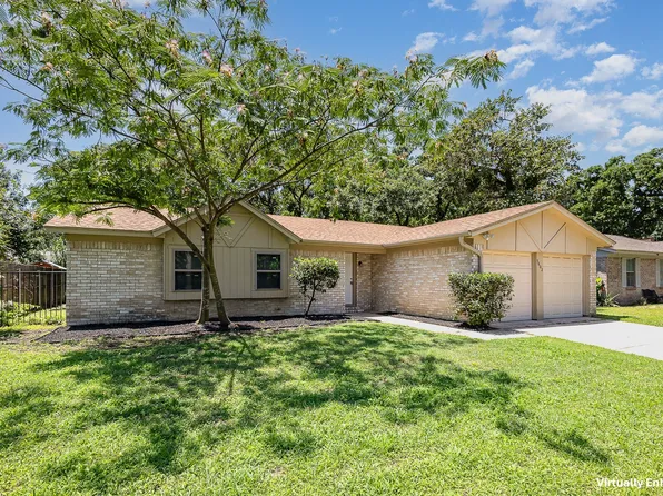 5602 Woodhollow Dr, Arlington, TX 76016