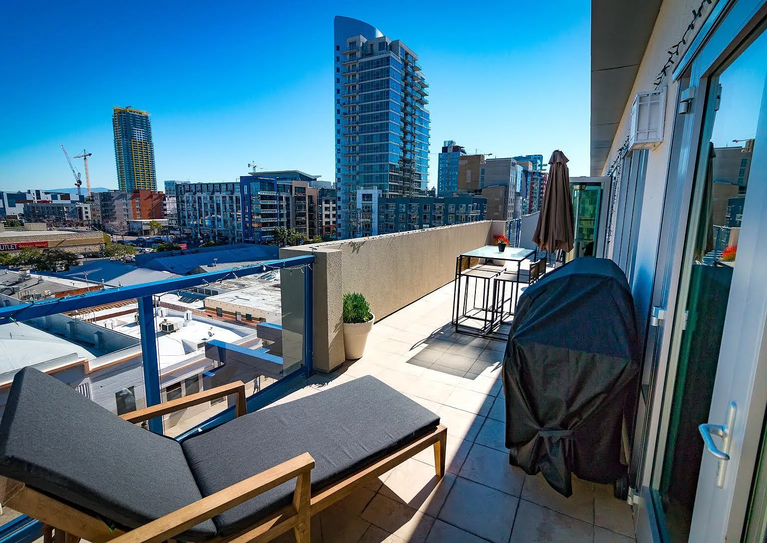 2 bed, 1100 sqft, $3,499 — Photo 1