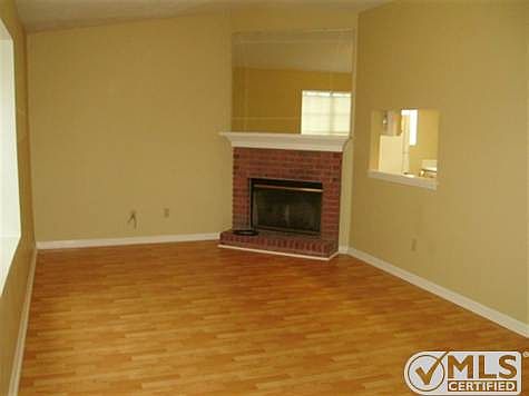 3rd image of 420 Richview Park Cir W