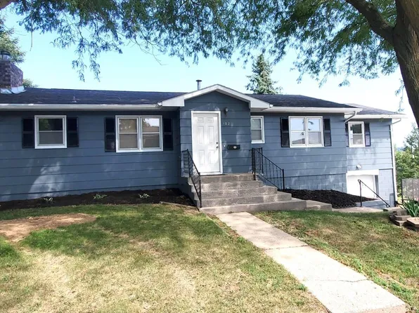 102 S 27th St, Denison, IA 51442