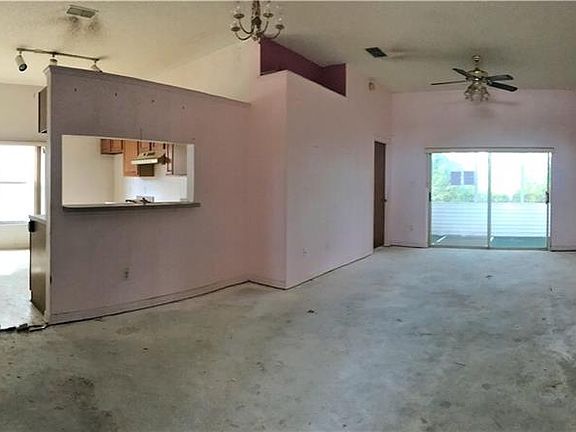 5th image of 842 Country Crossing Ct