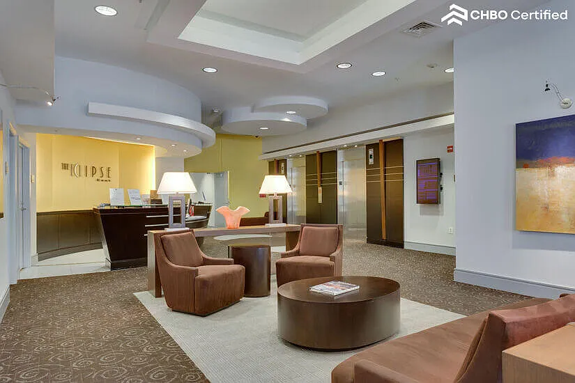 2 BR Furnished Condo in Crystal City — Photo 3