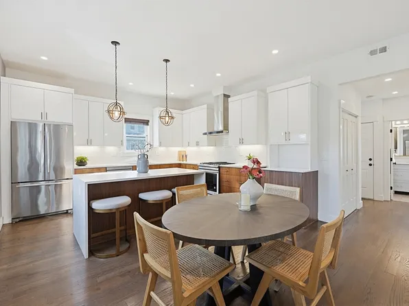 214 Waverley St Unit 214, Belmont, MA 02478