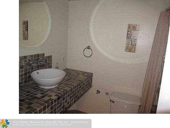 5th image of 701 NW 19th St APT 301