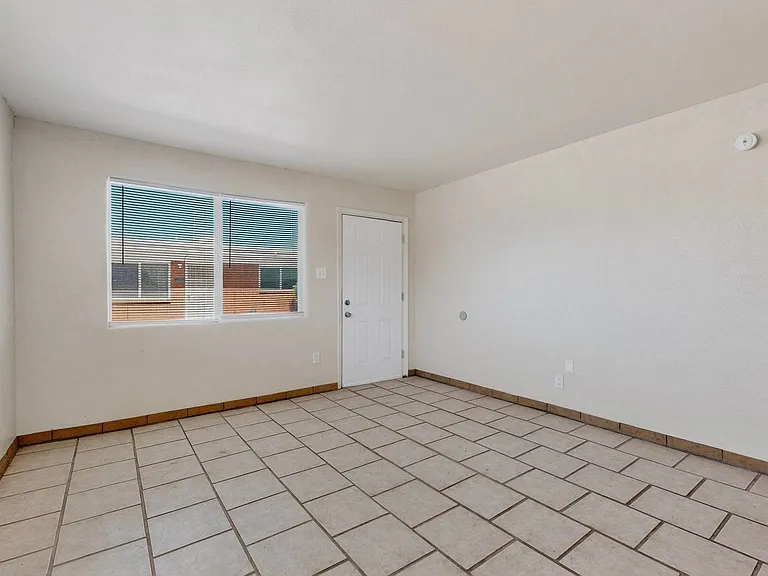 536 Cardenas Dr SE — Photo 25