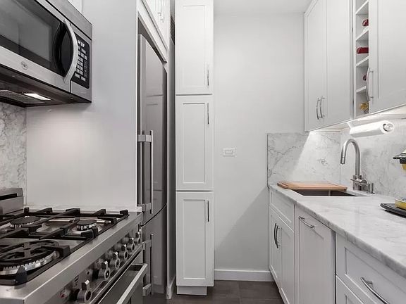 4th image of 200 E 27th St APT 5E