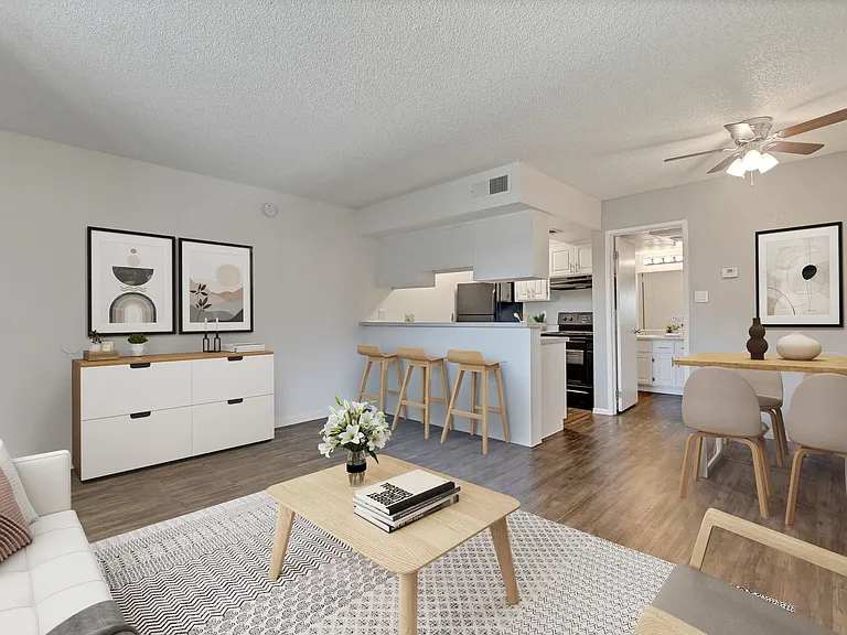 Tesoro Apartments — Photo 35