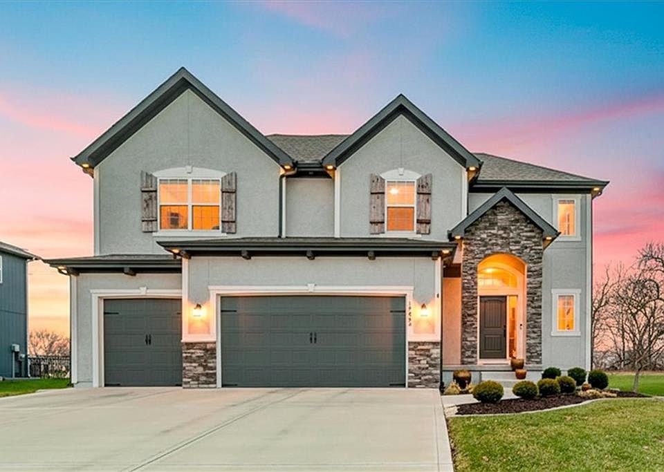 1st image of 19004 Skyview Ln