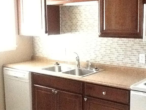 4th image of 2126 W 38th St