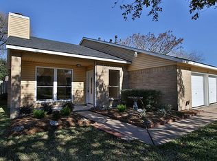 515 Shealy St, Webster, TX 77598