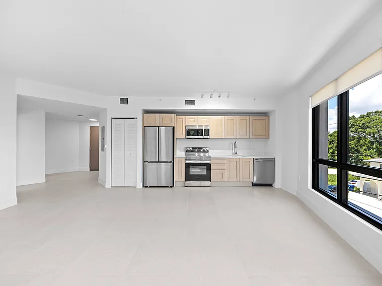Cauley Residences by Trion Living — Photo 31
