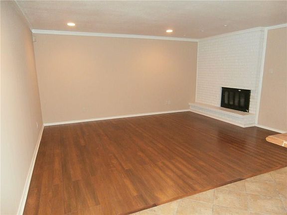 4th image of 125 Meadowcrest Dr