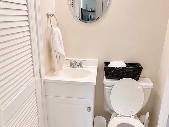 5th image of 600 Edison Ave #638