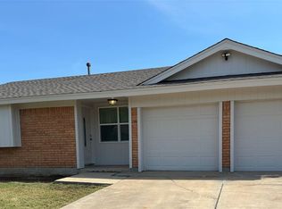 6406 NW Compass Dr, Lawton, OK 73505