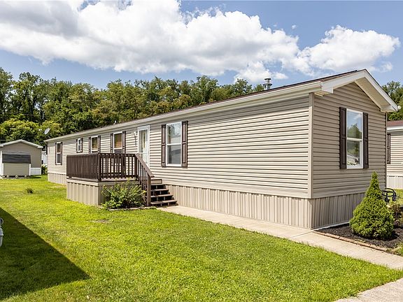 2nd image of 39 Hidden Valley Dr