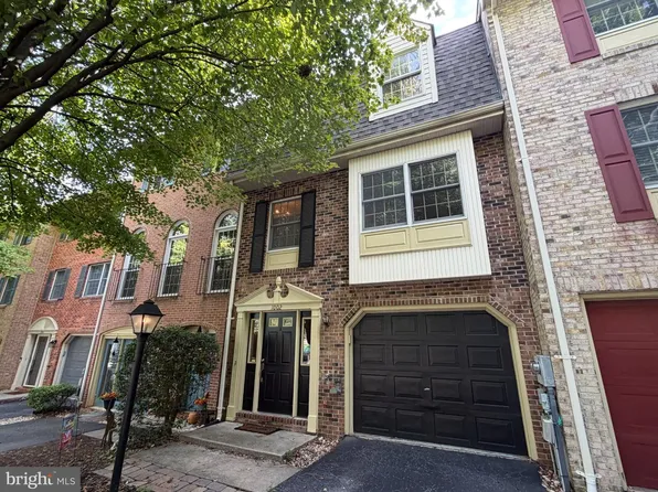 1002 Lindsay Ln, Hagerstown, MD 21742
