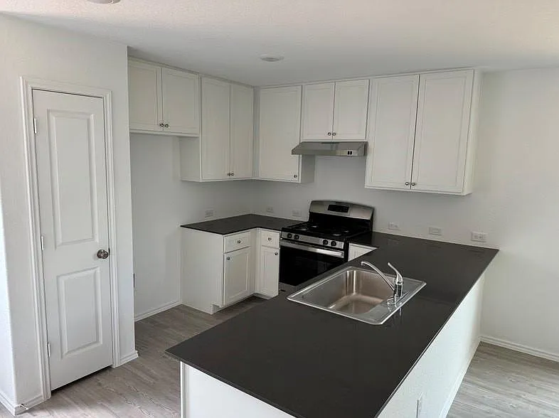 3 bed, 2.0 bath, 1266 sqft, $1,495 — Photo 4